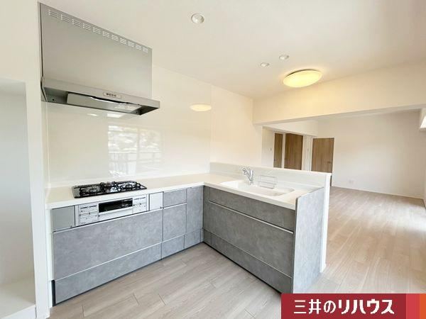 2LDK+S apartment in Nagata Ward, Kobe, Hyogo - Photo 1