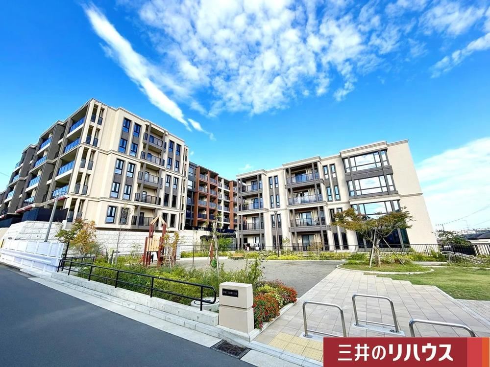 2LDK apartment in Konan Ward, Yokohama, Kanagawa - Photo 1