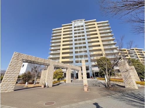 4LDK+S apartment in Inagi, Tokyo - Photo 1