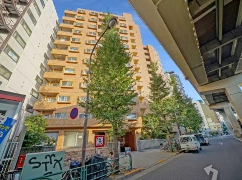 2LDK+S apartment in Shinagawa Ward, Tokyo - Photo 1