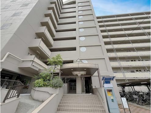 2LDK+S apartment in Shinagawa Ward, Tokyo - Photo 1