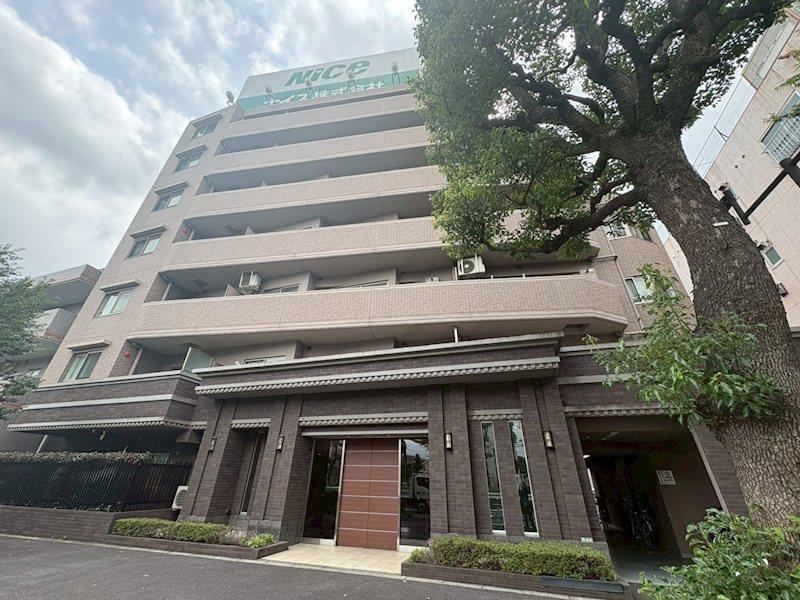 2LDK+S apartment in Setagaya Ward, Tokyo - Photo 1