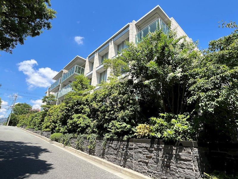 3LDK apartment in Nishinomiya, Hyogo - Photo 1
