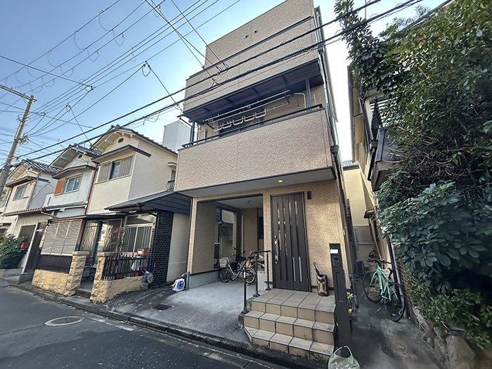 4LDK house in Higashiosaka, Osaka - Photo 1
