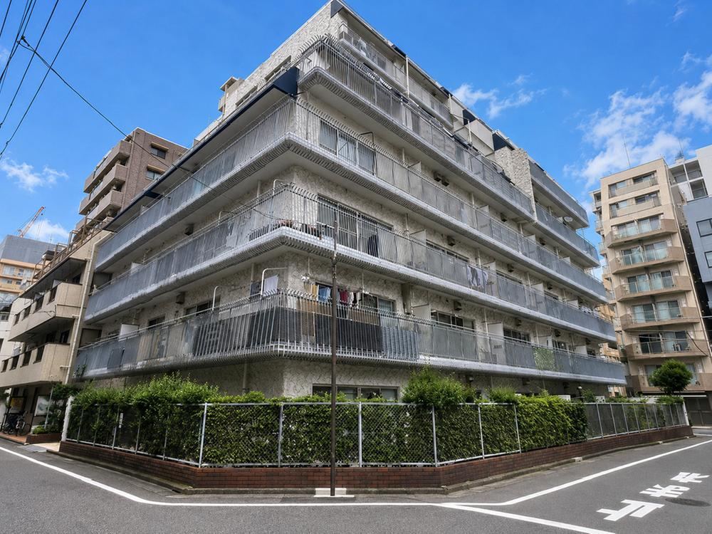 2DK apartment in Koto Ward, Tokyo - Photo 1