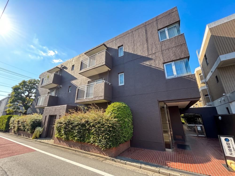 2LDK apartment in Musashino, Tokyo - Photo 1