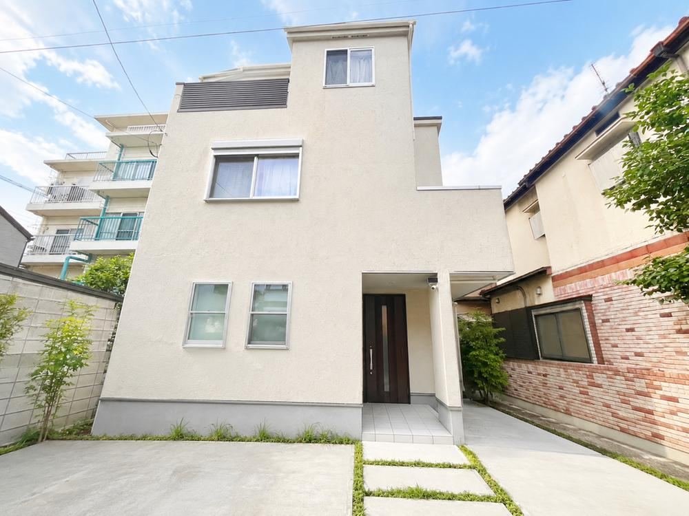 4LDK house in Katsushika Ward, Tokyo - Photo 1
