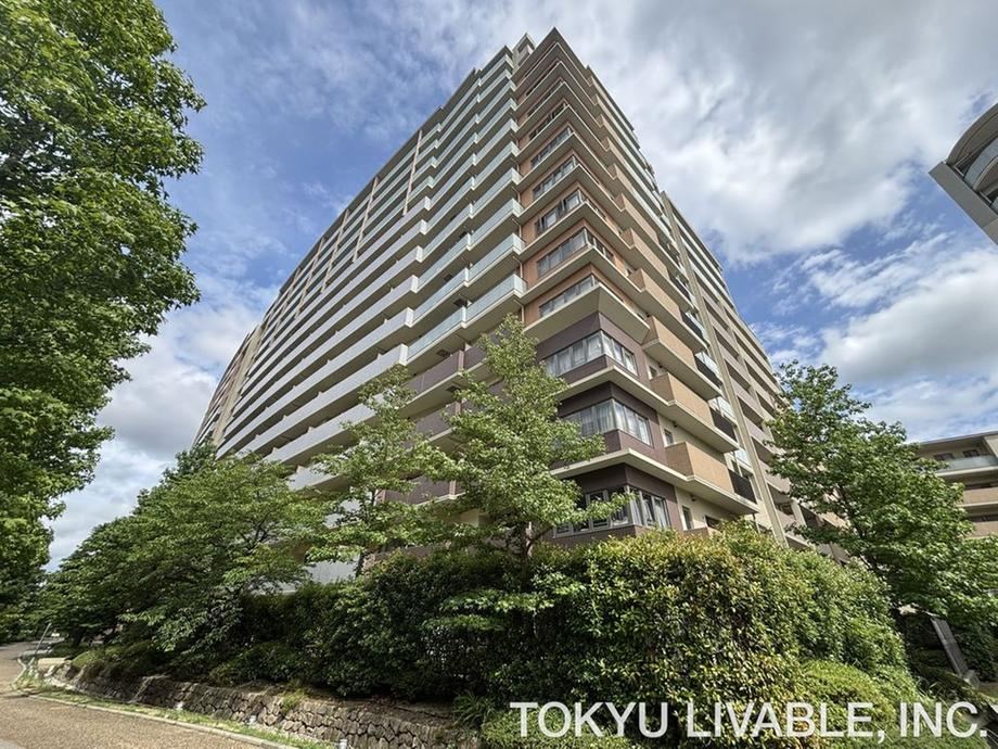 3LDK apartment in Ikeda, Osaka - Photo 1
