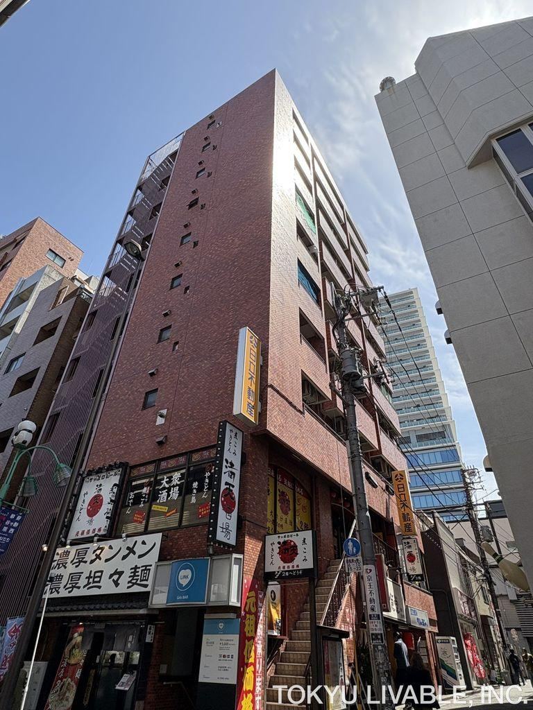 1K apartment in Shibuya Ward, Tokyo - Photo 1