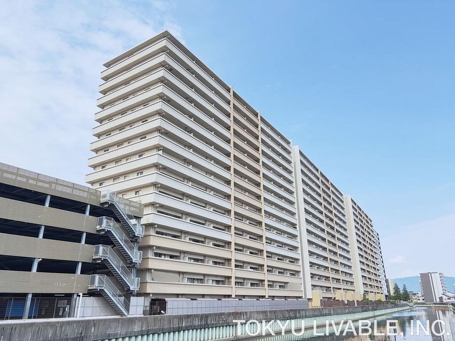 4LDK apartment in Tsurumi Ward, Osaka - Photo 1