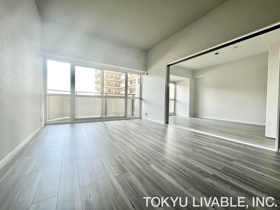 4LDK apartment in Chuo Ward, Kobe, Hyogo - Photo 1