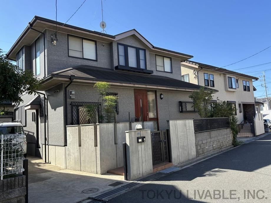 4LDK house in Mino, Osaka - Photo 1