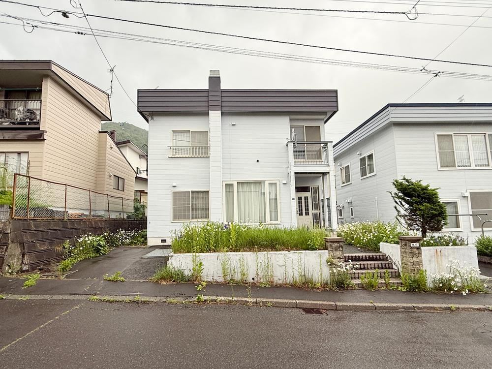177 m² land in Nishi Ward, Sapporo, Hokkaido - Photo 1