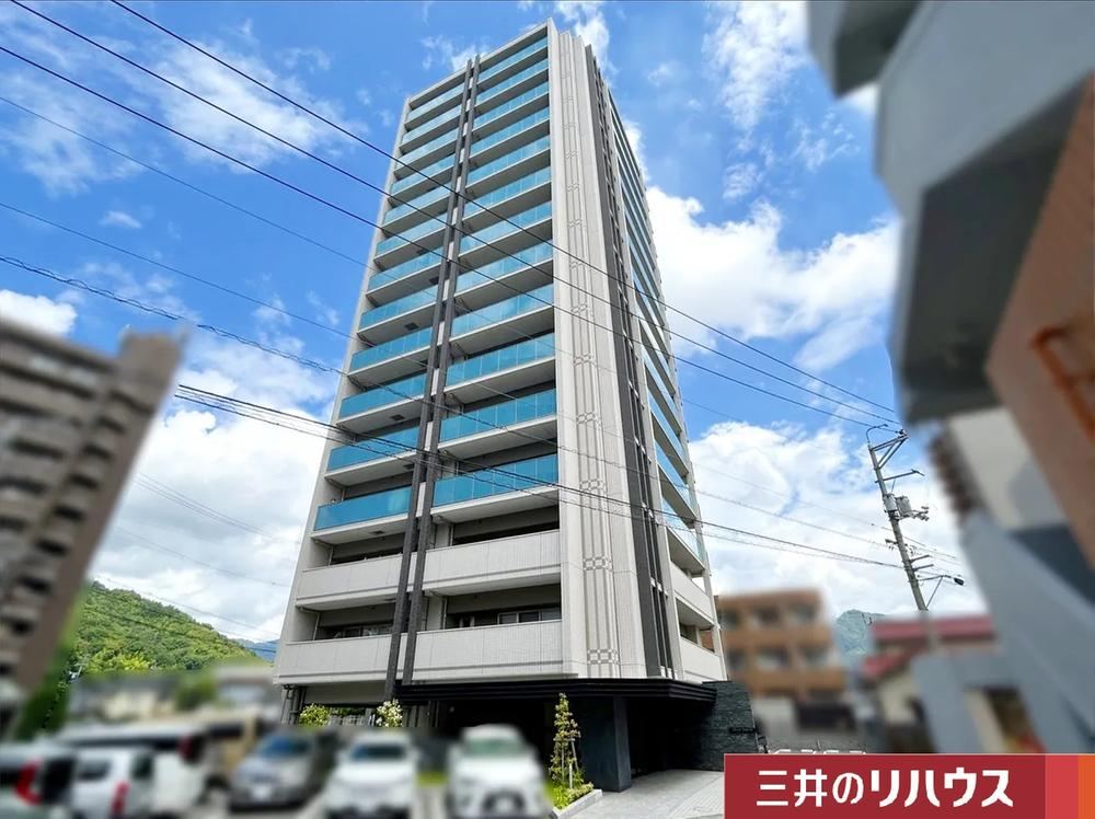 2LDK+S apartment in Asaminami Ward, Hiroshima - Photo 1