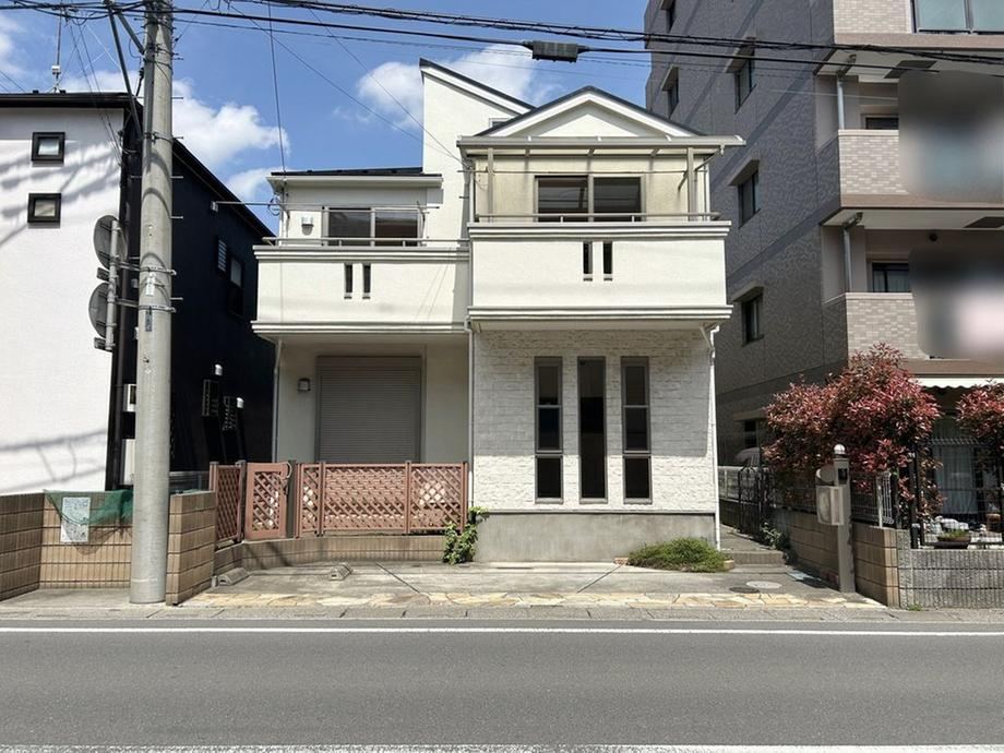 4LDK house in Kita Ward, Saitama - Photo 1