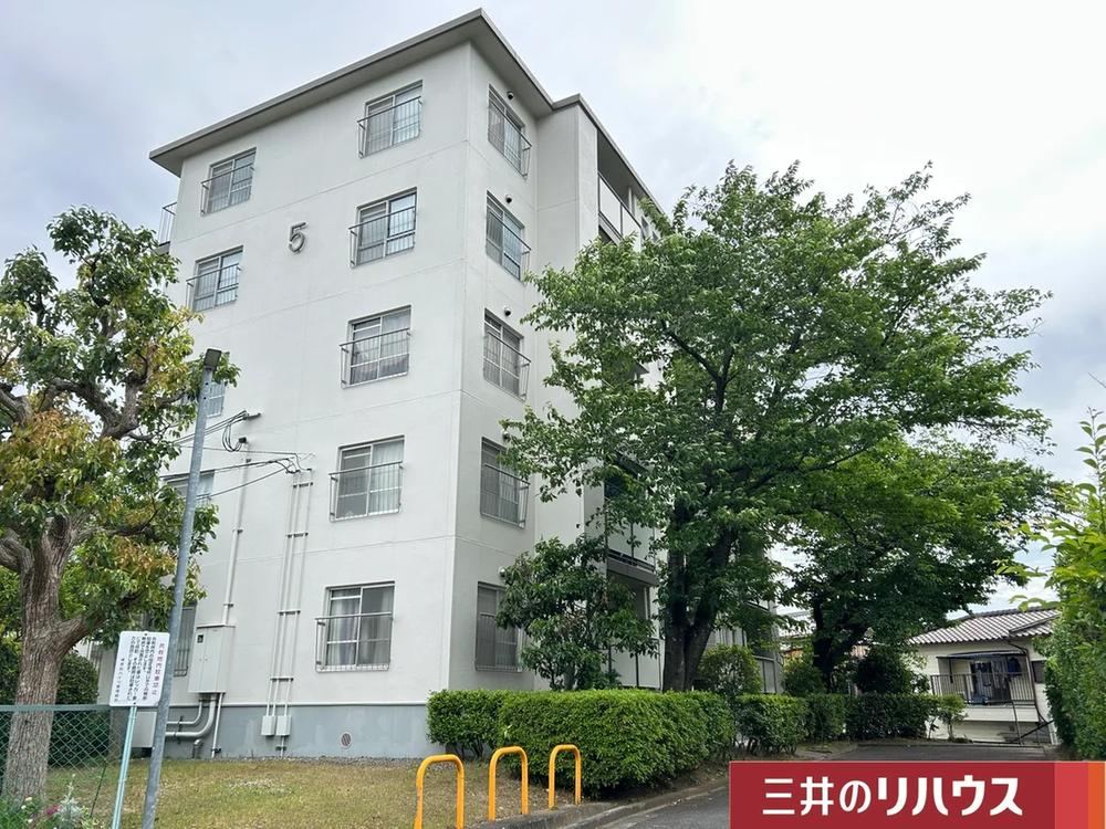 4LDK apartment in Takatsuki, Osaka - Photo 1