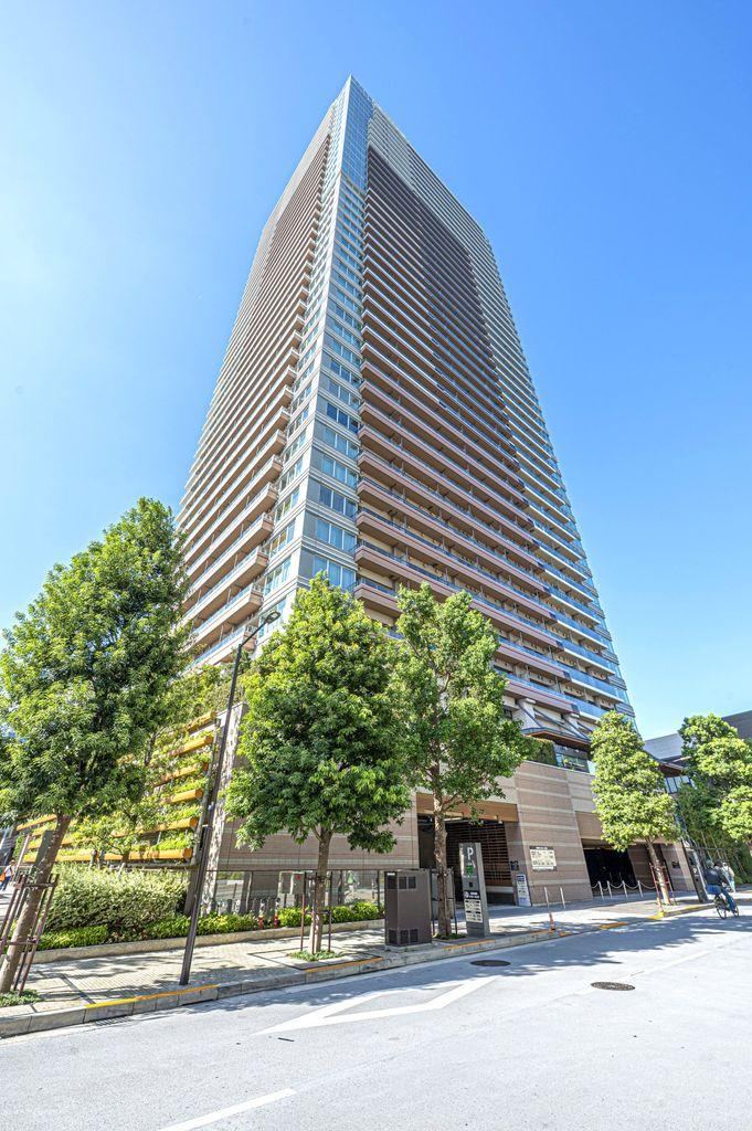 3LDK apartment in Shinagawa Ward, Tokyo - Photo 1