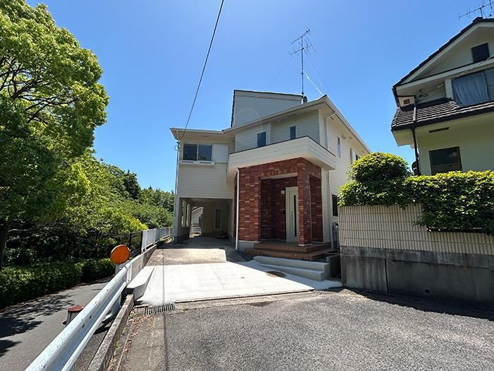 5LDK+S house in Hatsukaichi, Hiroshima - Photo 1
