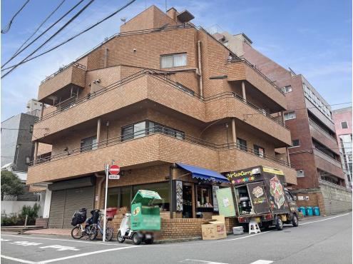 2LDK apartment in Shibuya Ward, Tokyo - Photo 1