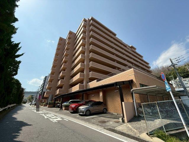 3LDK apartment in Nishi Ward, Hiroshima - Photo 1