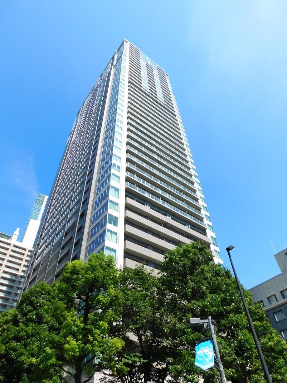 1LDK+S apartment in Minato Ward, Tokyo - Photo 1