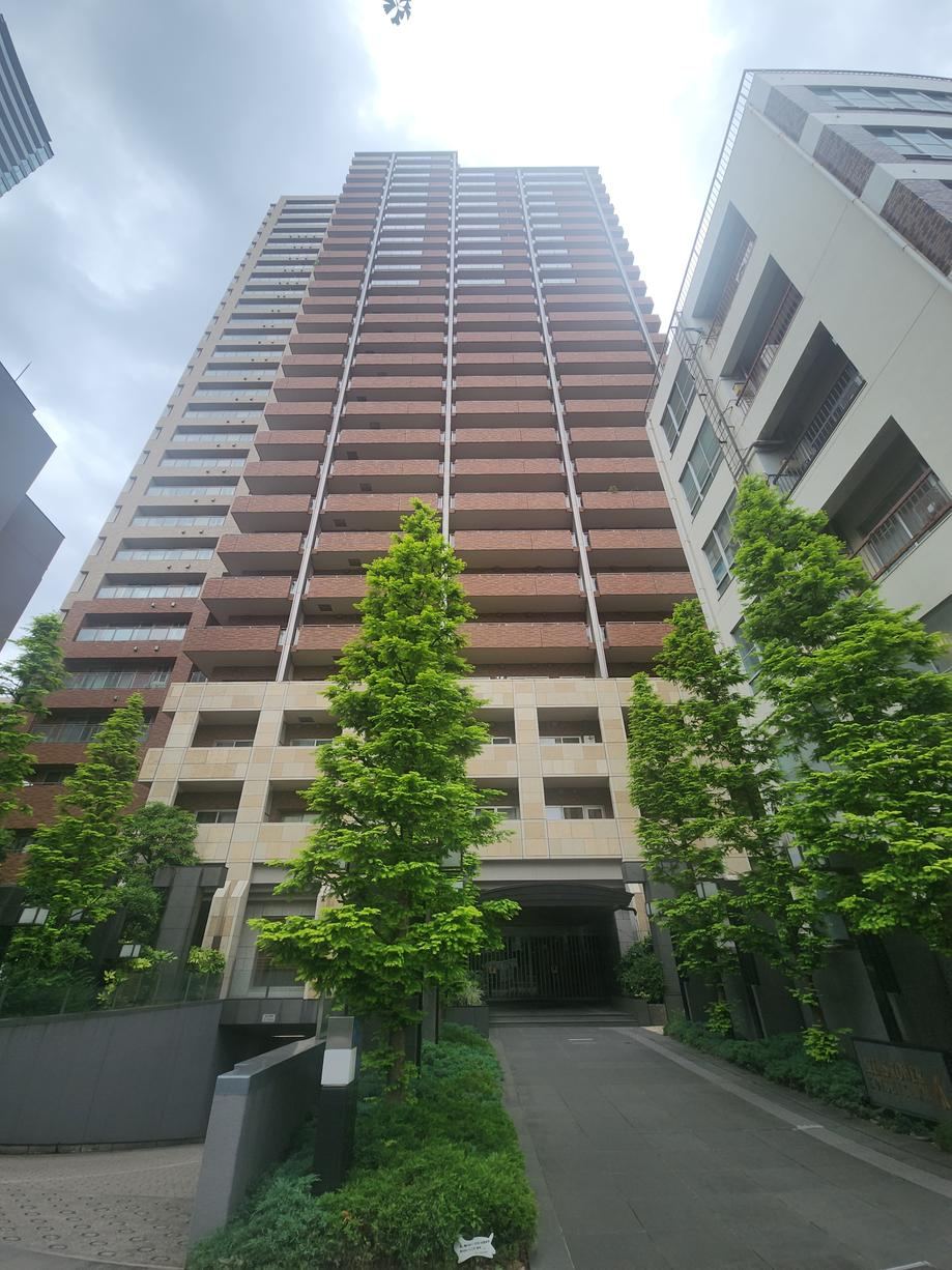2LDK apartment in Bunkyo Ward, Tokyo - Photo 1