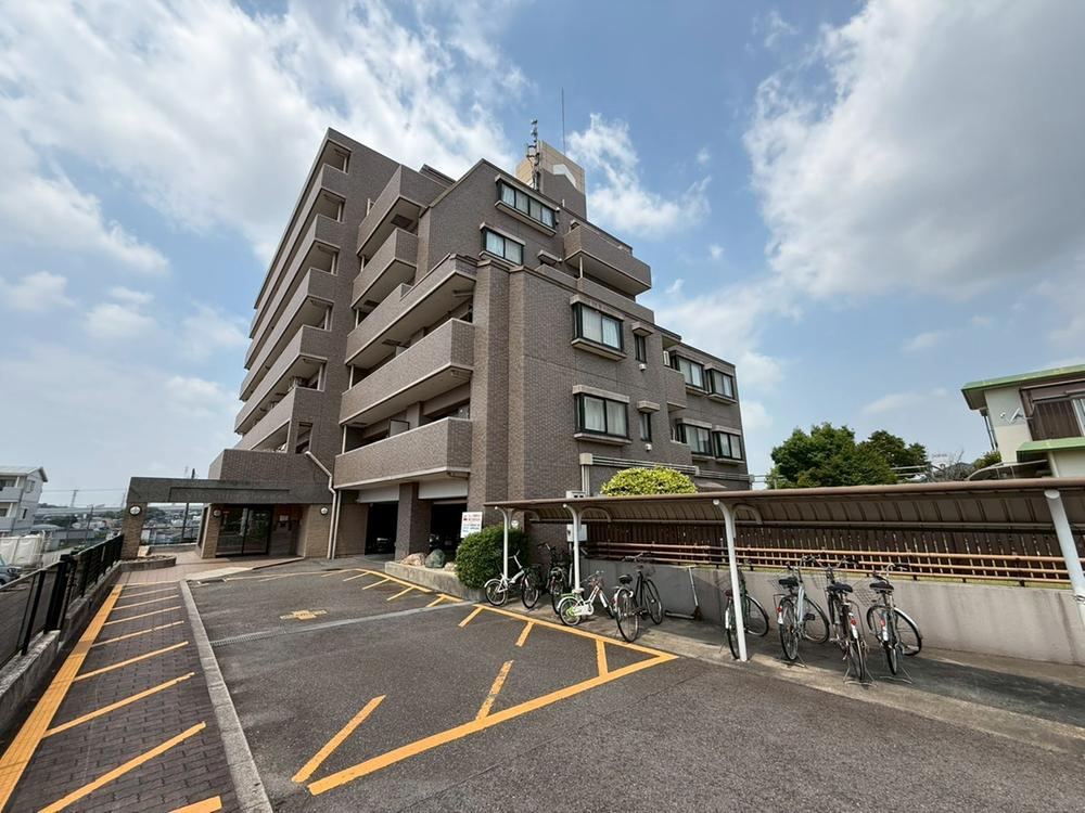 4LDK apartment in Toyoake, Aichi - Photo 1
