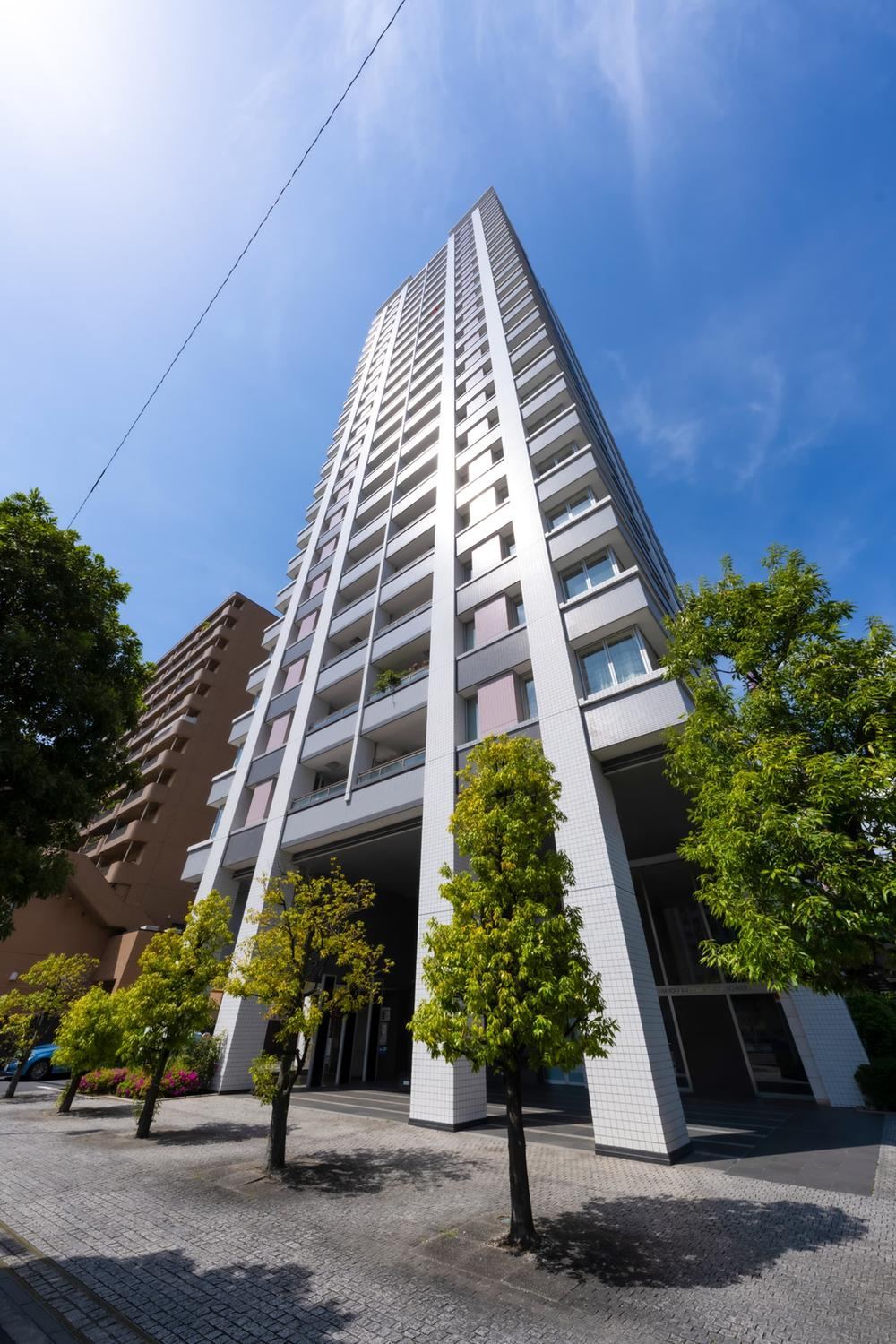 2LDK apartment in Minato Ward, Tokyo - Photo 1