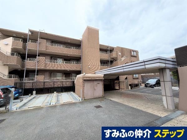 3LDK apartment in Naka Ward, Yokohama, Kanagawa - Photo 1