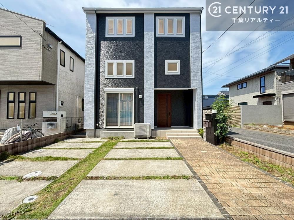 4LDK house in Yachiyo, Chiba - Photo 1