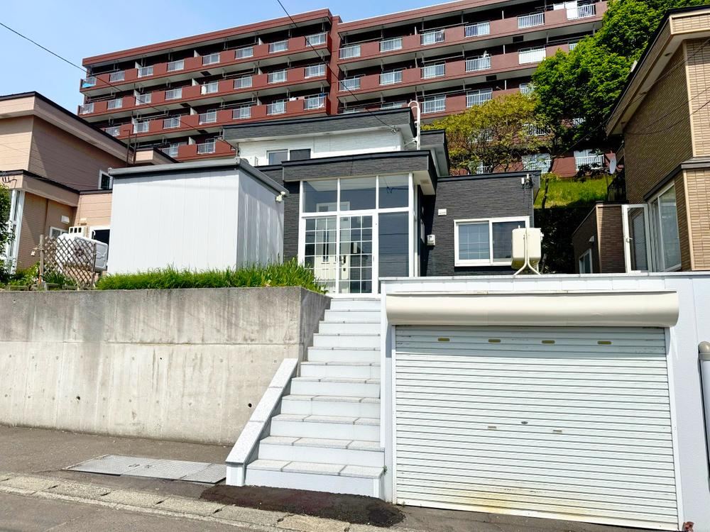 4LDK house in Otaru, Hokkaido - Photo 1