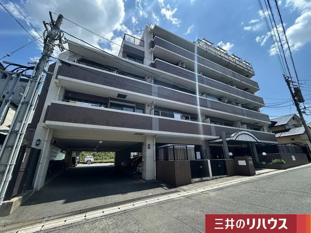 4LDK apartment in Kasuga, Fukuoka - Photo 1
