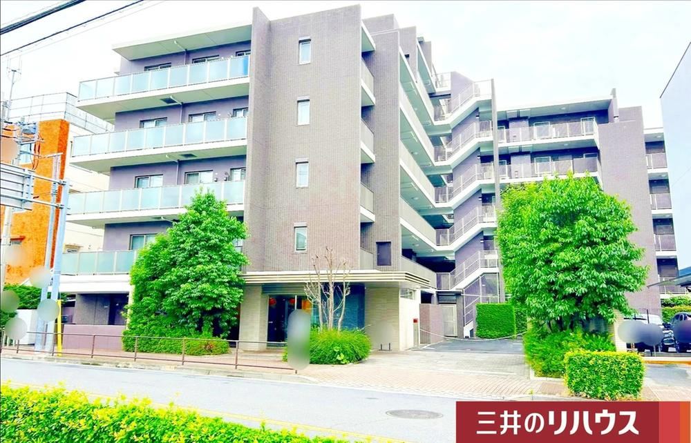 3LDK apartment in Mitaka, Tokyo - Photo 1