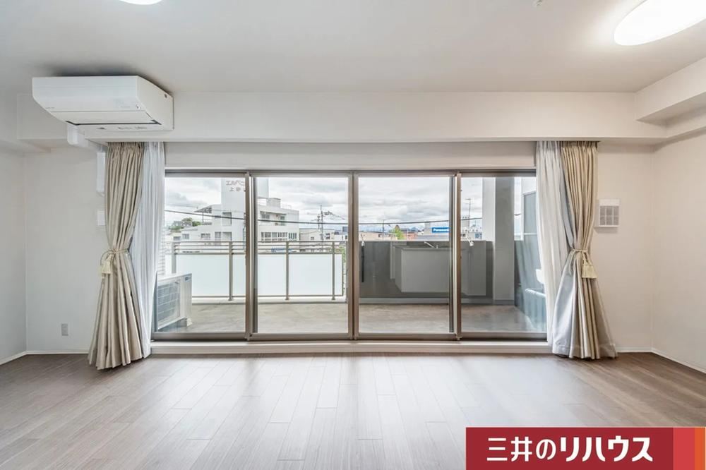 3LDK apartment in Toyonaka, Osaka - Photo 1