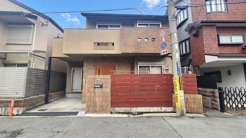 2LDK house in Higashiosaka, Osaka - Photo 1