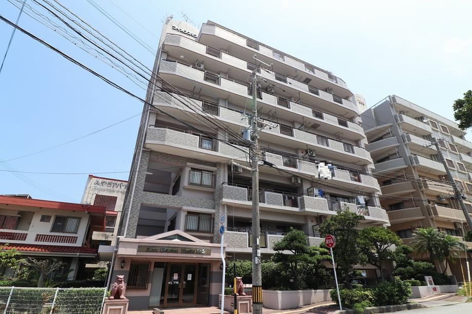 3LDK apartment in Ginowan, Okinawa - Photo 1
