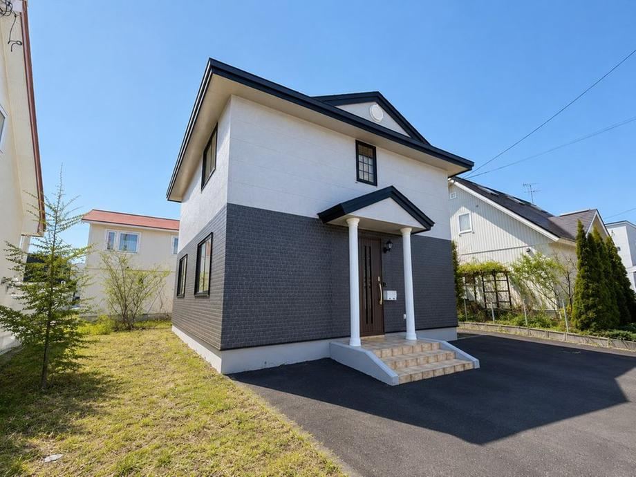 5LDK house in Chitose, Hokkaido - Photo 1