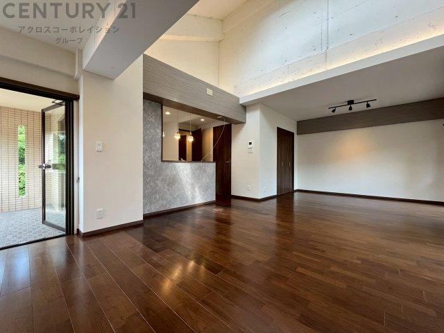 2LDK apartment in Takarazuka, Hyogo - Photo 1