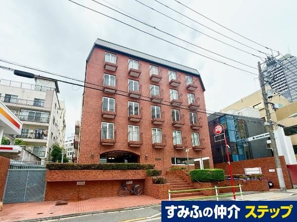2LDK apartment in Minato Ward, Tokyo - Photo 1