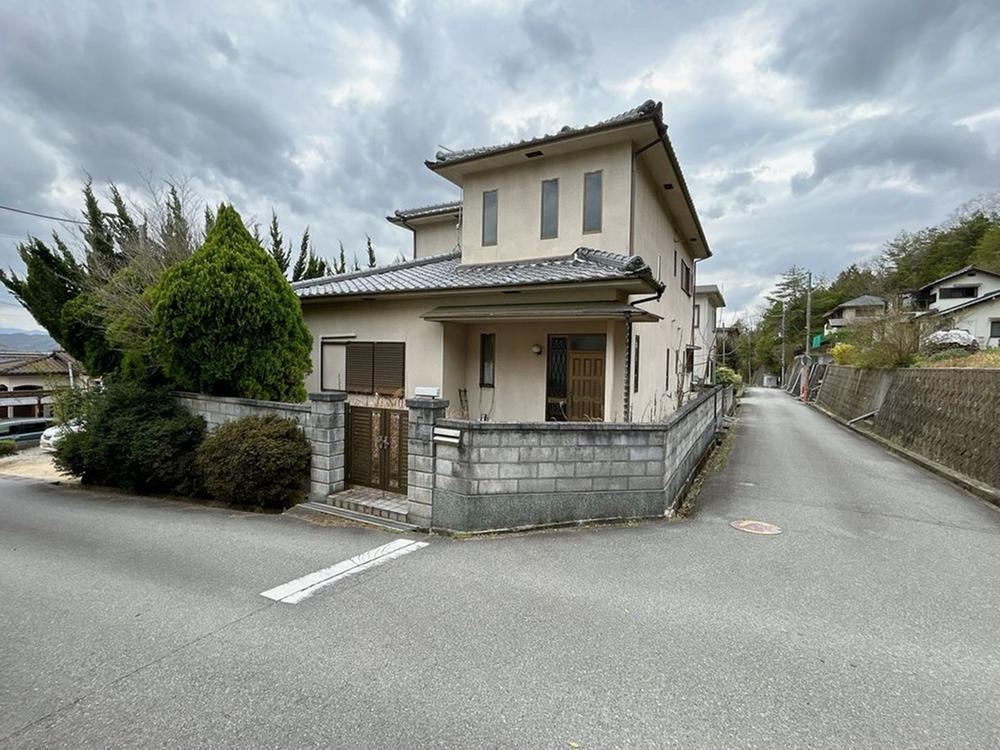 4LDK house in Takarazuka, Hyogo - Photo 1
