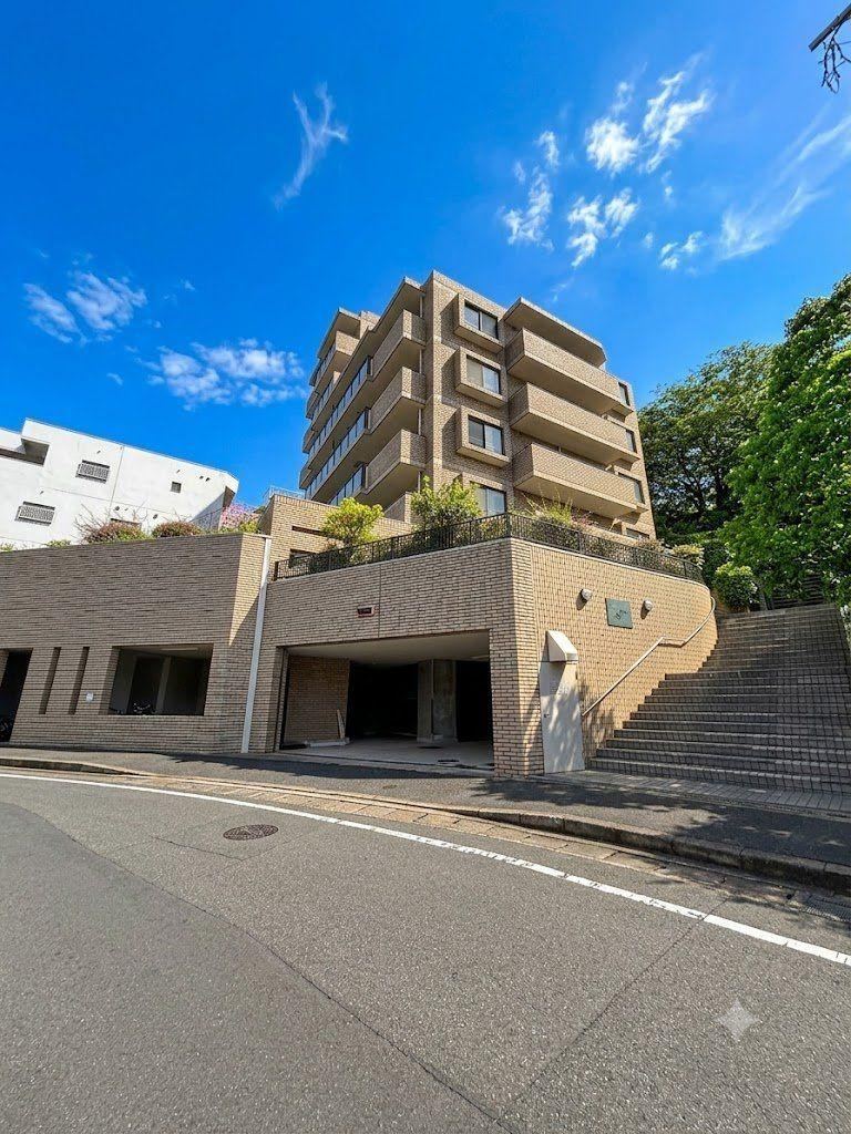 4LDK apartment in Chuo Ward, Fukuoka - Photo 1