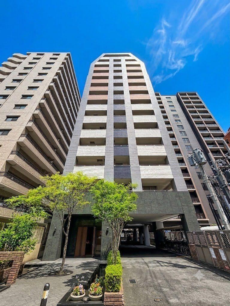 4LDK apartment in Chuo Ward, Fukuoka - Photo 1