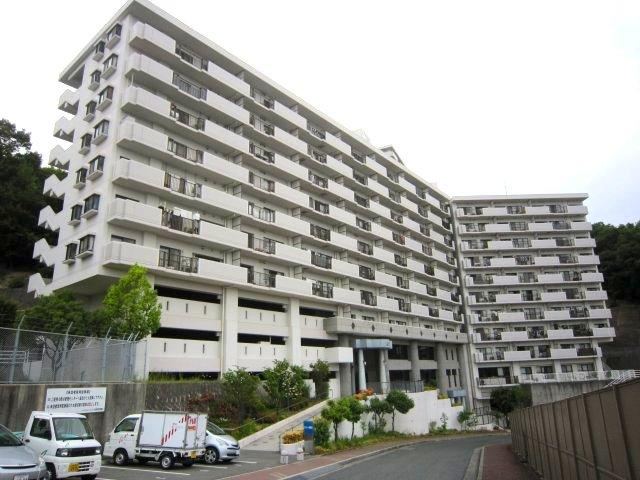 3LDK apartment in Higashi Ward, Hiroshima - Photo 1