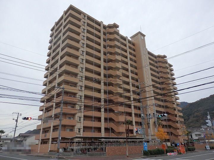 3LDK+S apartment in Kure, Hiroshima - Photo 1