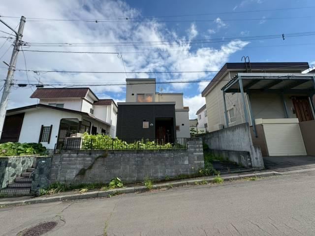 4LDK house in Minami Ward, Sapporo, Hokkaido - Photo 1