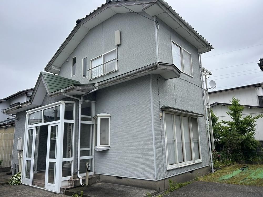 4LDK house in Gosen, Niigata - Photo 1