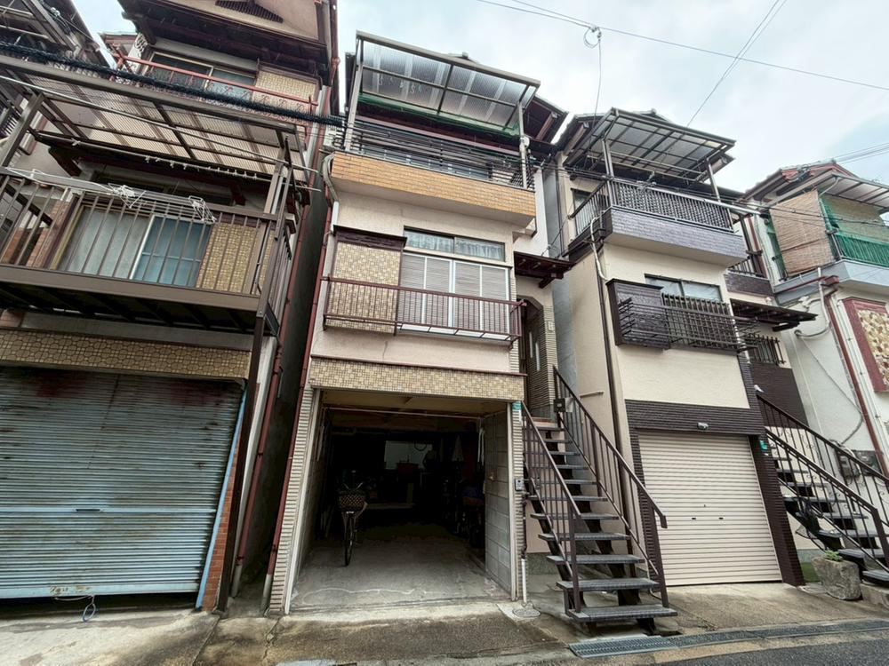 3DK house in Hirano Ward, Osaka - Photo 1