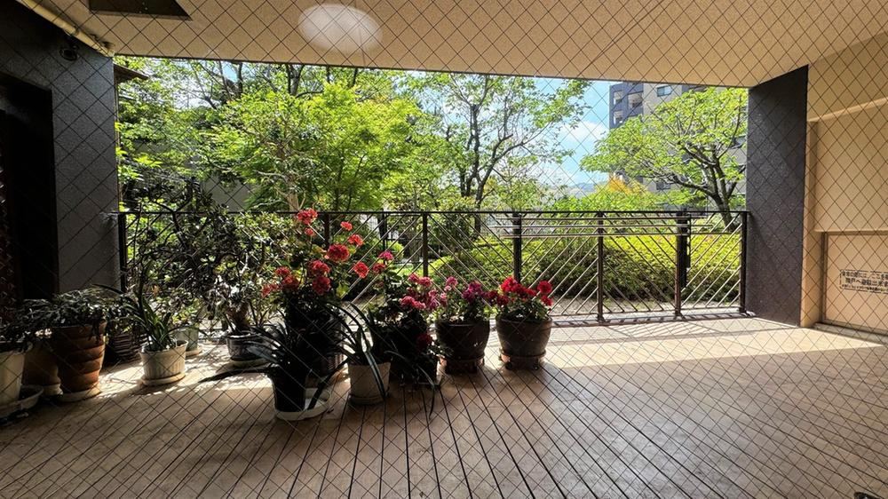 2LDK apartment in Atami, Shizuoka - Photo 1