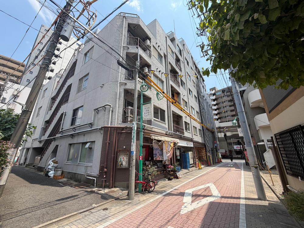 1LDK apartment in Shibuya Ward, Tokyo - Photo 1