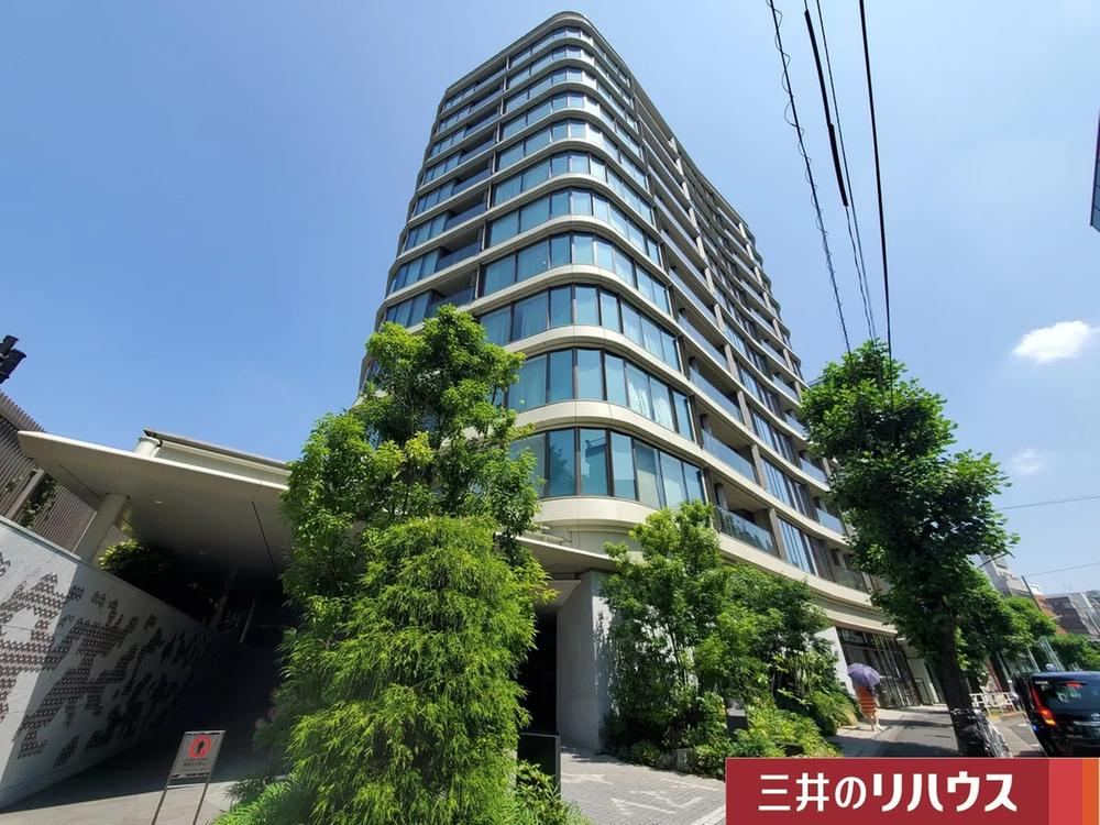 2LDK apartment in Shibuya Ward, Tokyo - Photo 1